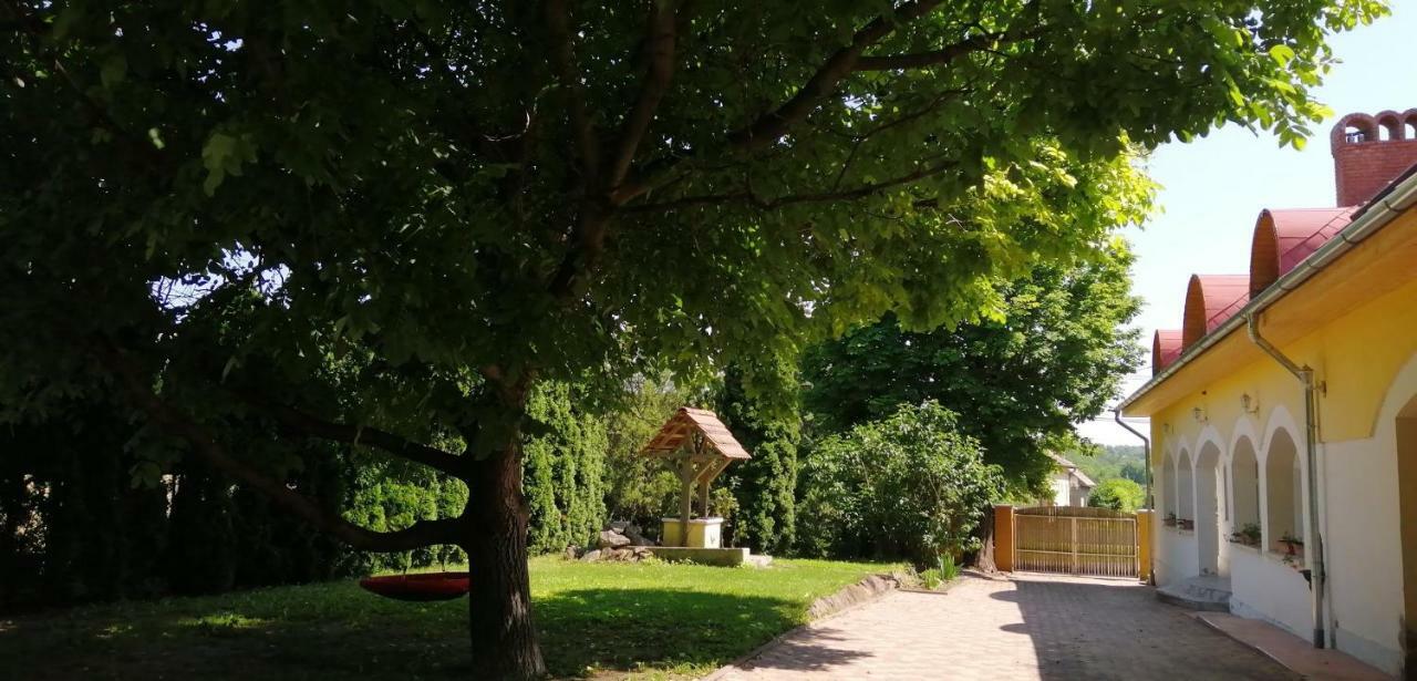 Gesztenye Vendeghaz Ságvár Dış mekan fotoğraf